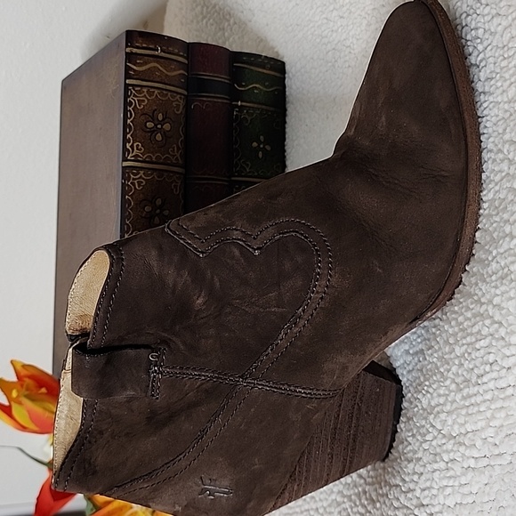 Frye Reina Dark Brown Suede Leather Ankle Boots Western Booties - Picture 12 of 16